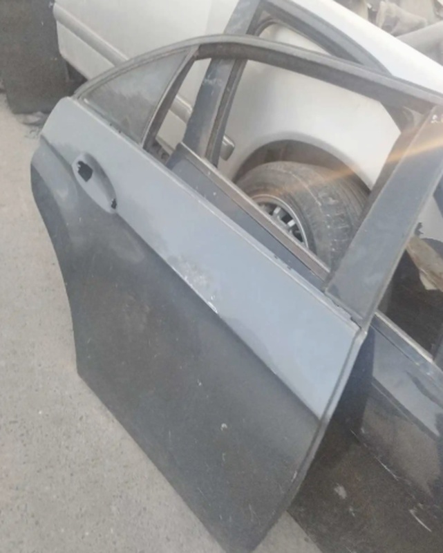 Дверь от Mercedes-Benz W212